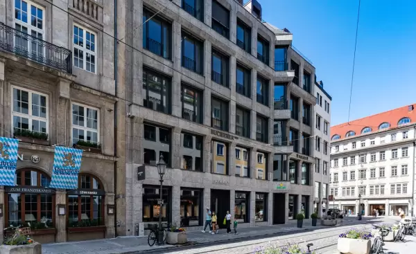 Michael Renner Bauunternehmung Referenz Perusastraße 7 München