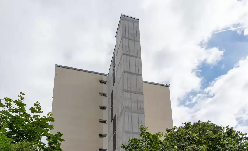 Michael Renner Bauunternehmung Engadiner Straße 52 Aufzug und Treppenhausneubau