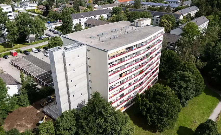 Michael Renner Bauunternehmung Engadiner Straße 52 Aufzug und Treppenhausneubau