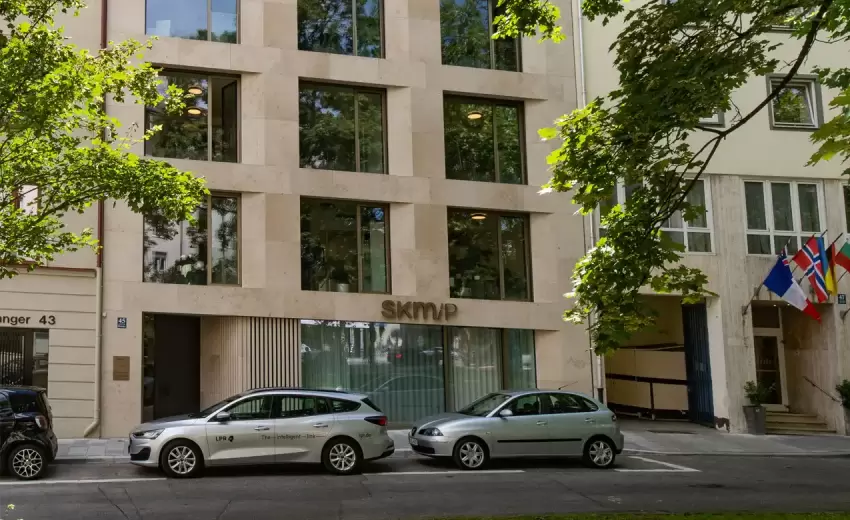 Michael Renner Bauunternehmung Oberanger 45 Neubau Wohn-, Büro- und Geschäftshaus