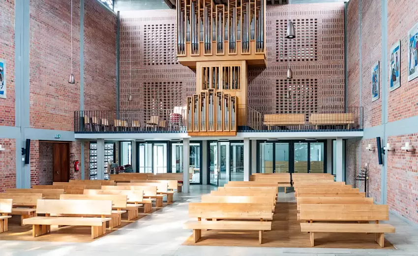 Michael Renner Bauunternehmung Stanigplatz 10/11 Sanierung und Weiterbebauung Evangeliumskirche