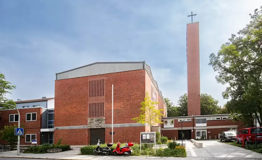 Michael Renner Bauunternehmung Stanigplatz 10/11 Sanierung und Weiterbebauung Evangeliumskirche