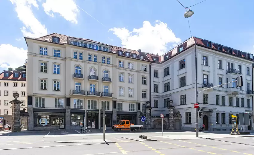 Michael Renner Bauunternehmung Maximiliansplatz 18 Sanierung denkmalgeschütztes Stadthauses