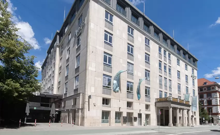 Michael Renner Bauunternehmung Maximiliansplatz 5 Sanierung und Umbau Reginahaus