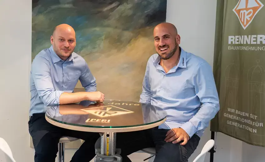 Michael Renner Bauunternehmung - Team am Tisch